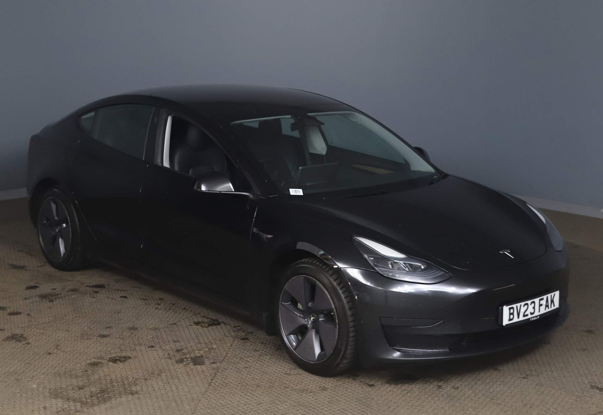 ’23’ reg Tesla Model 3 RWD (This is the newer version of a Standard Range Plus)