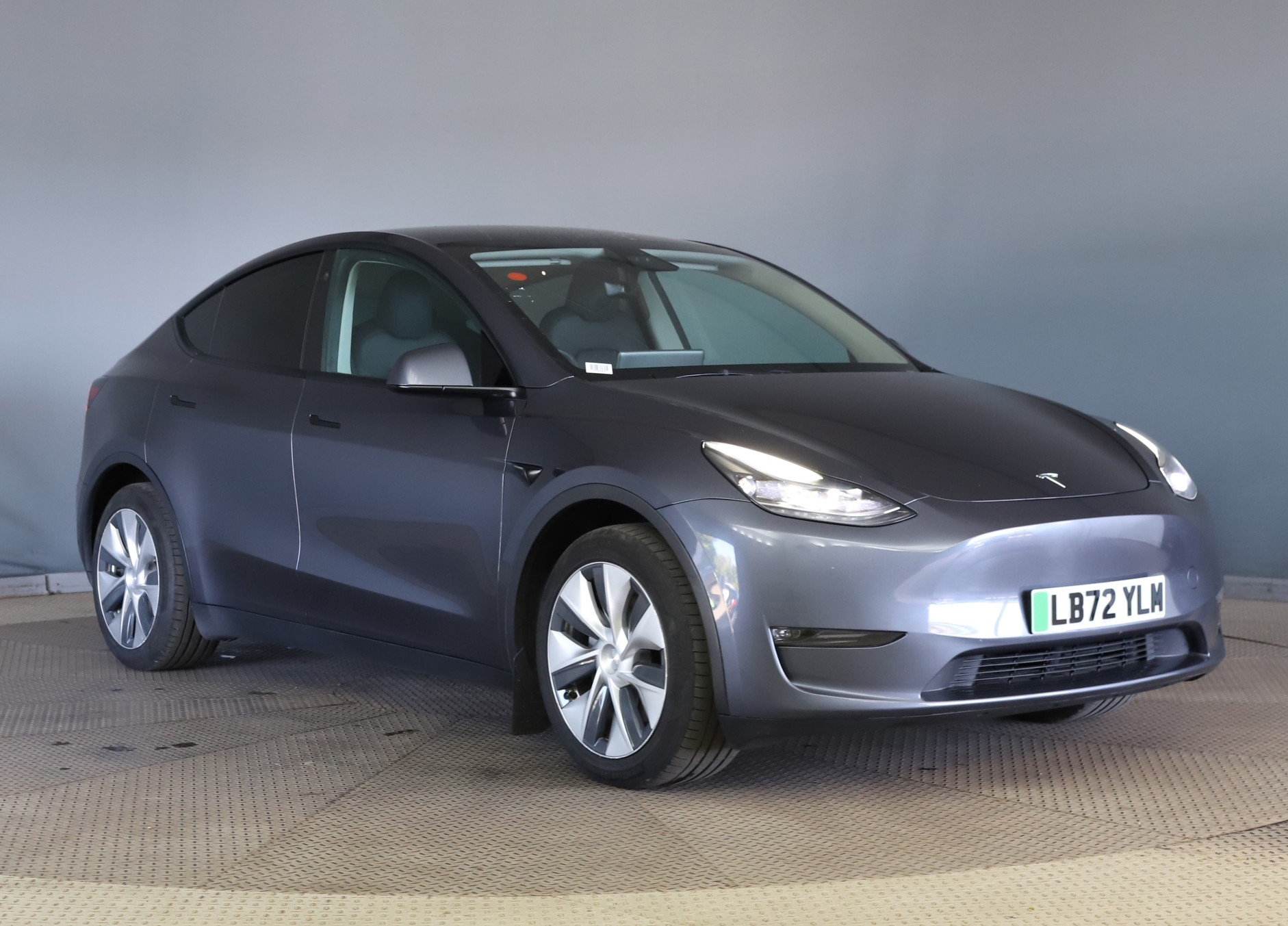 ’72’ reg Tesla Model Y Long Range Dual Motor